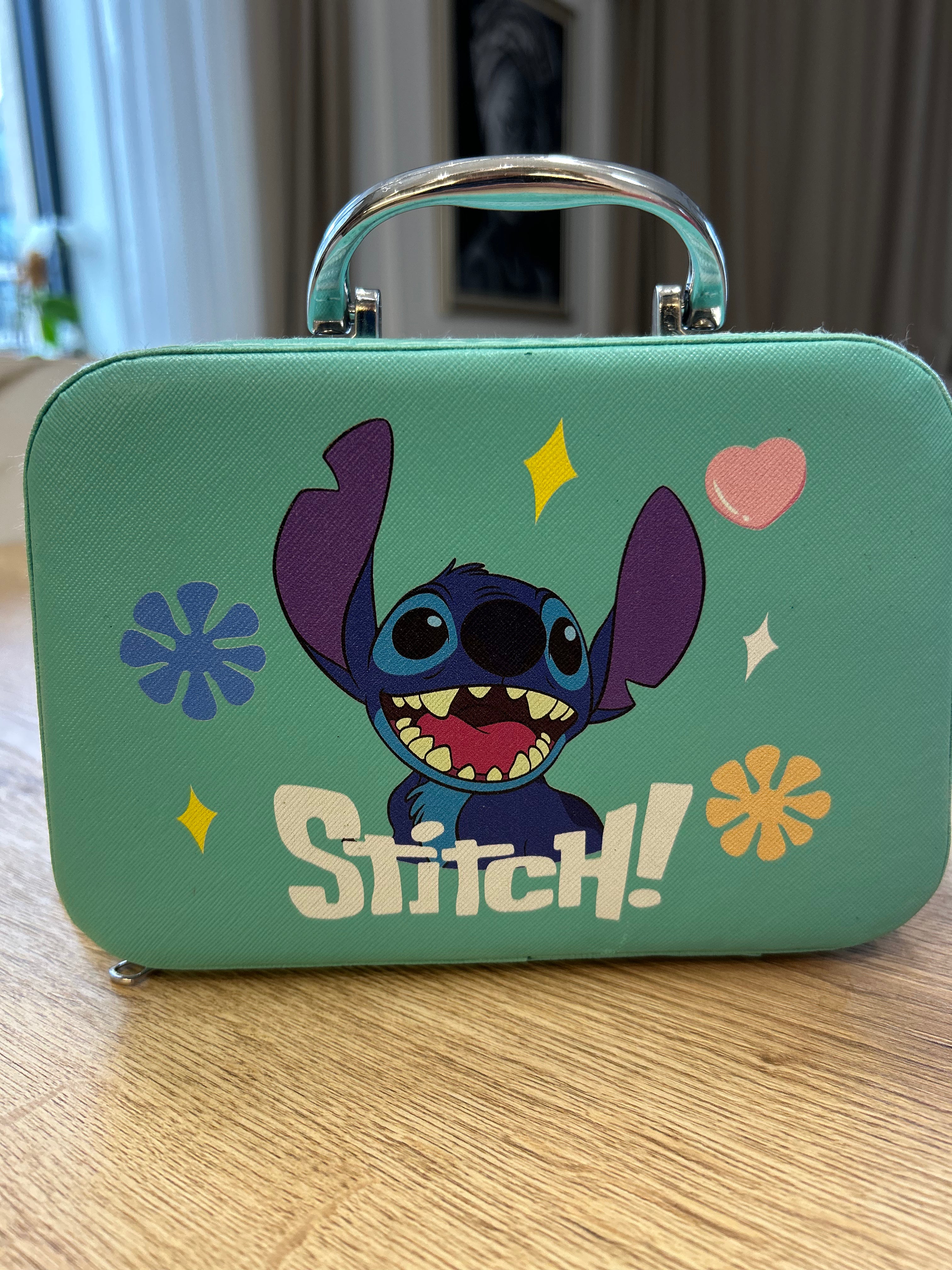 Dečiji set za šminku i ulepšavanje - STITCH